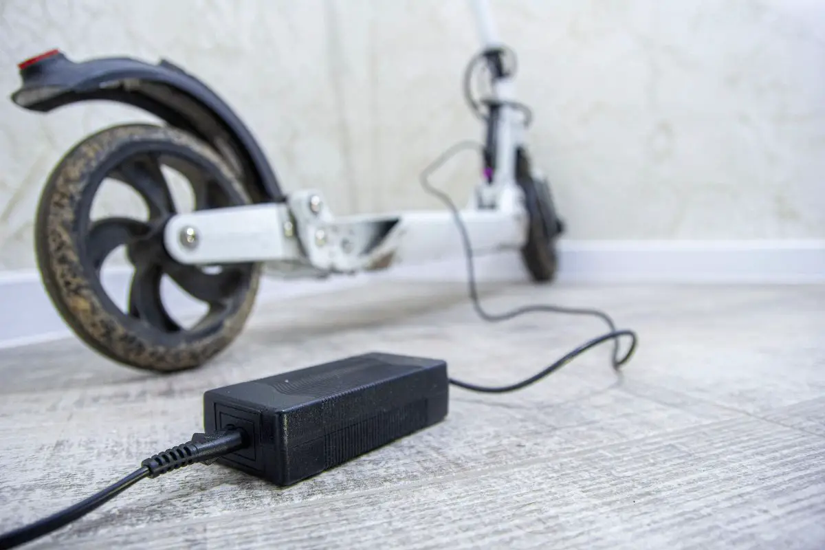 4 Best 48V Battery Charger for Electric Scooter