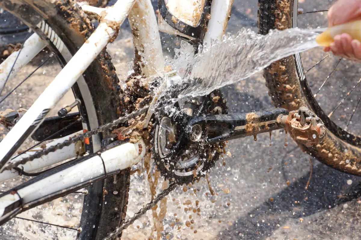 How to Clean Bike Drivetrain