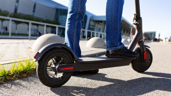 4 Best Electric ‌‌Scooter‌ ‌With‌ ‌Pneumatic‌ ‌Tires‌ ‌
